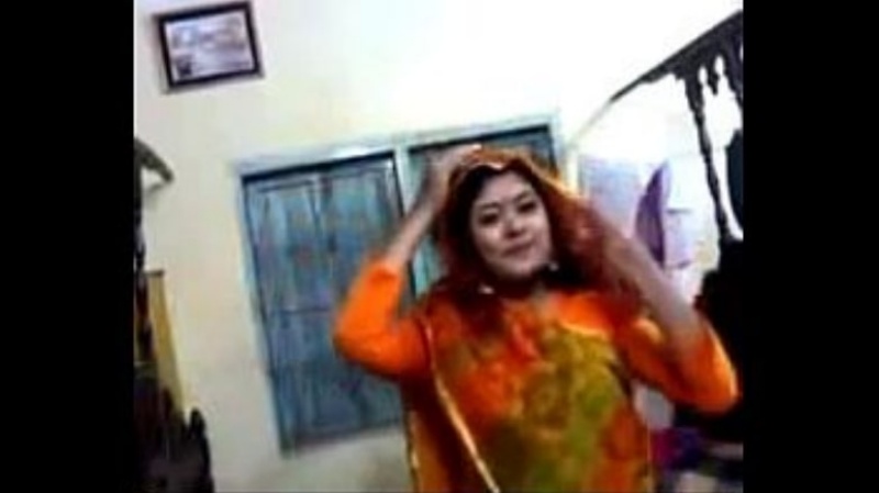 Bangali Cute Girl showing Nude